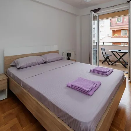 Central Apartment *