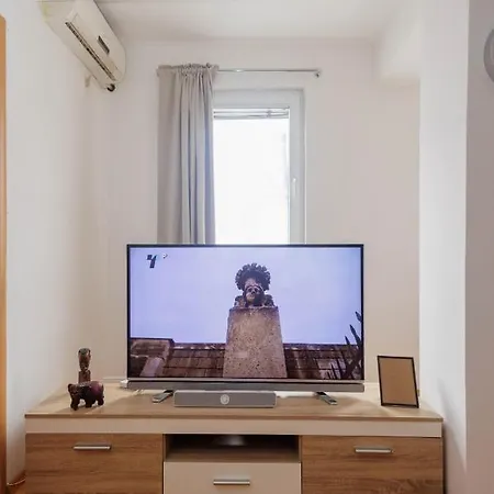 Central Apartment *